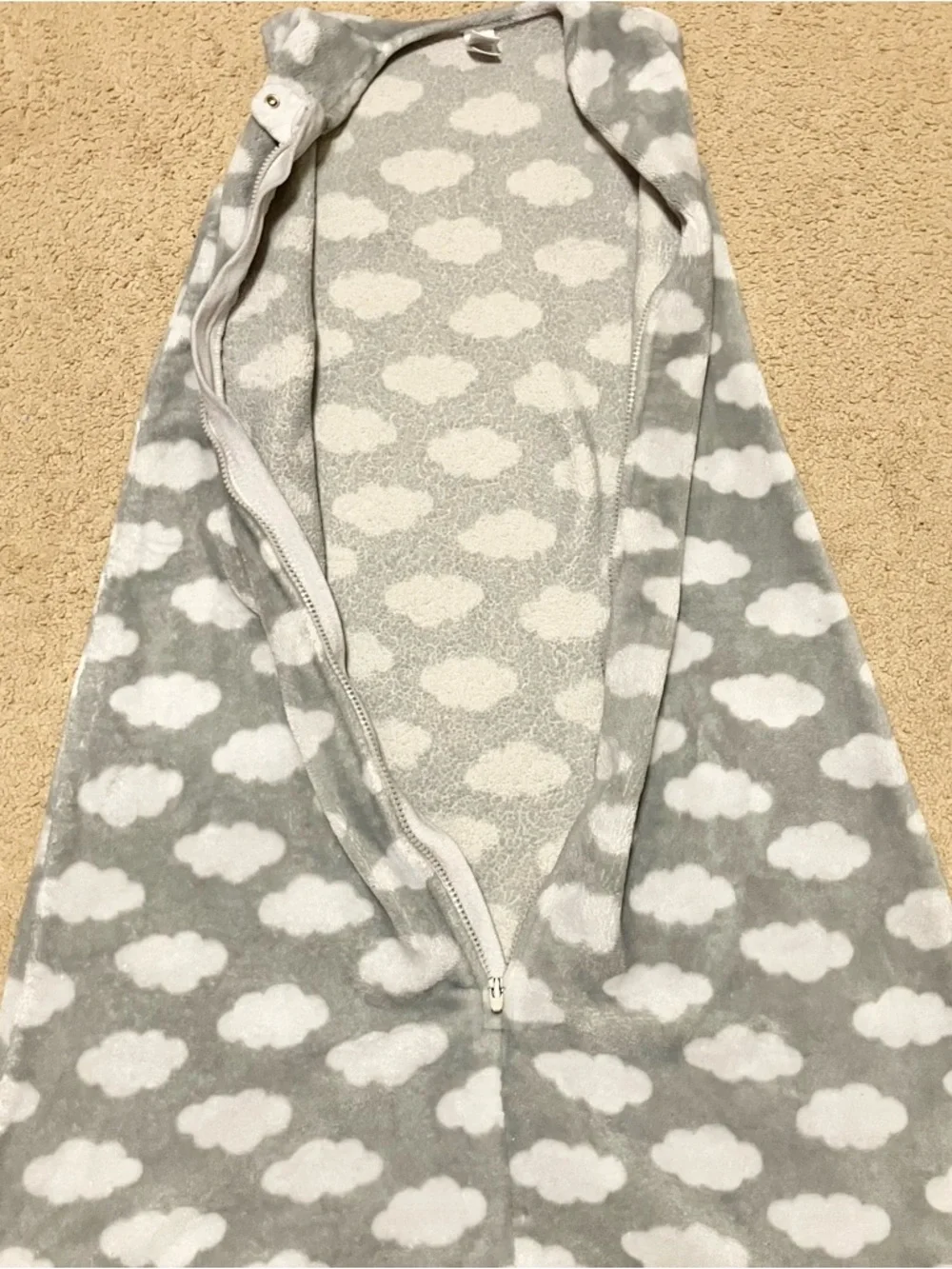 HB Sleep Sack Fleece Grey & White Cloud Print Wearable Blanket Baby Size 18-24 M